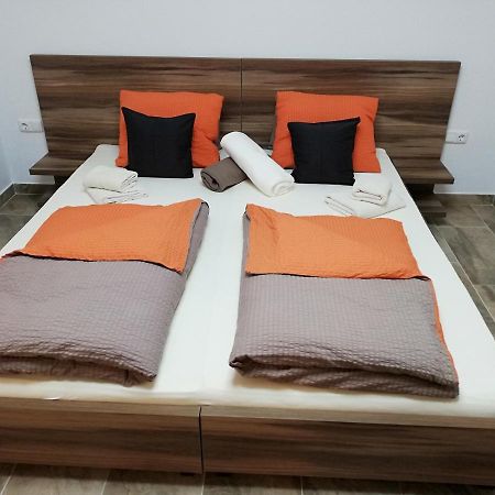 Haus Alexis Hotel Faak am See Bagian luar foto
