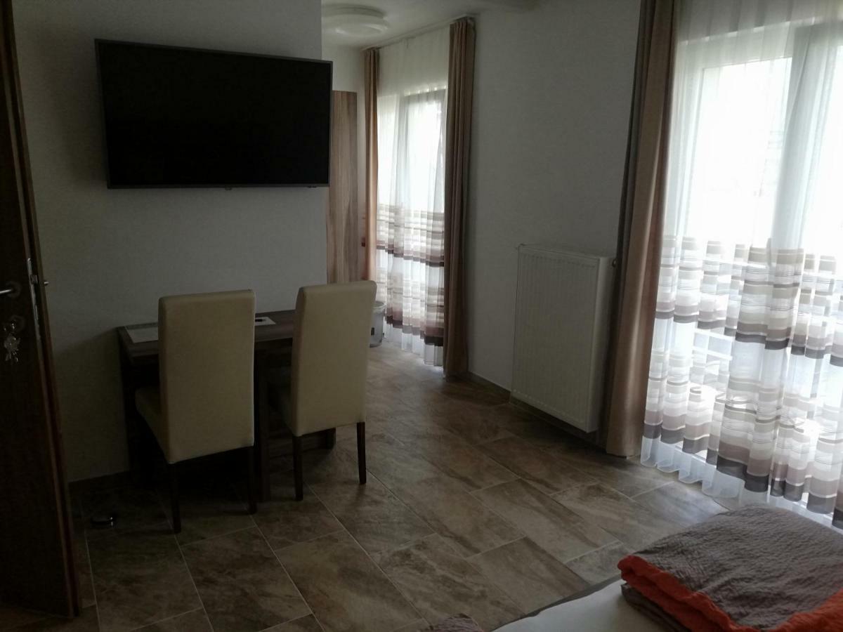Haus Alexis Hotel Faak am See Bagian luar foto
