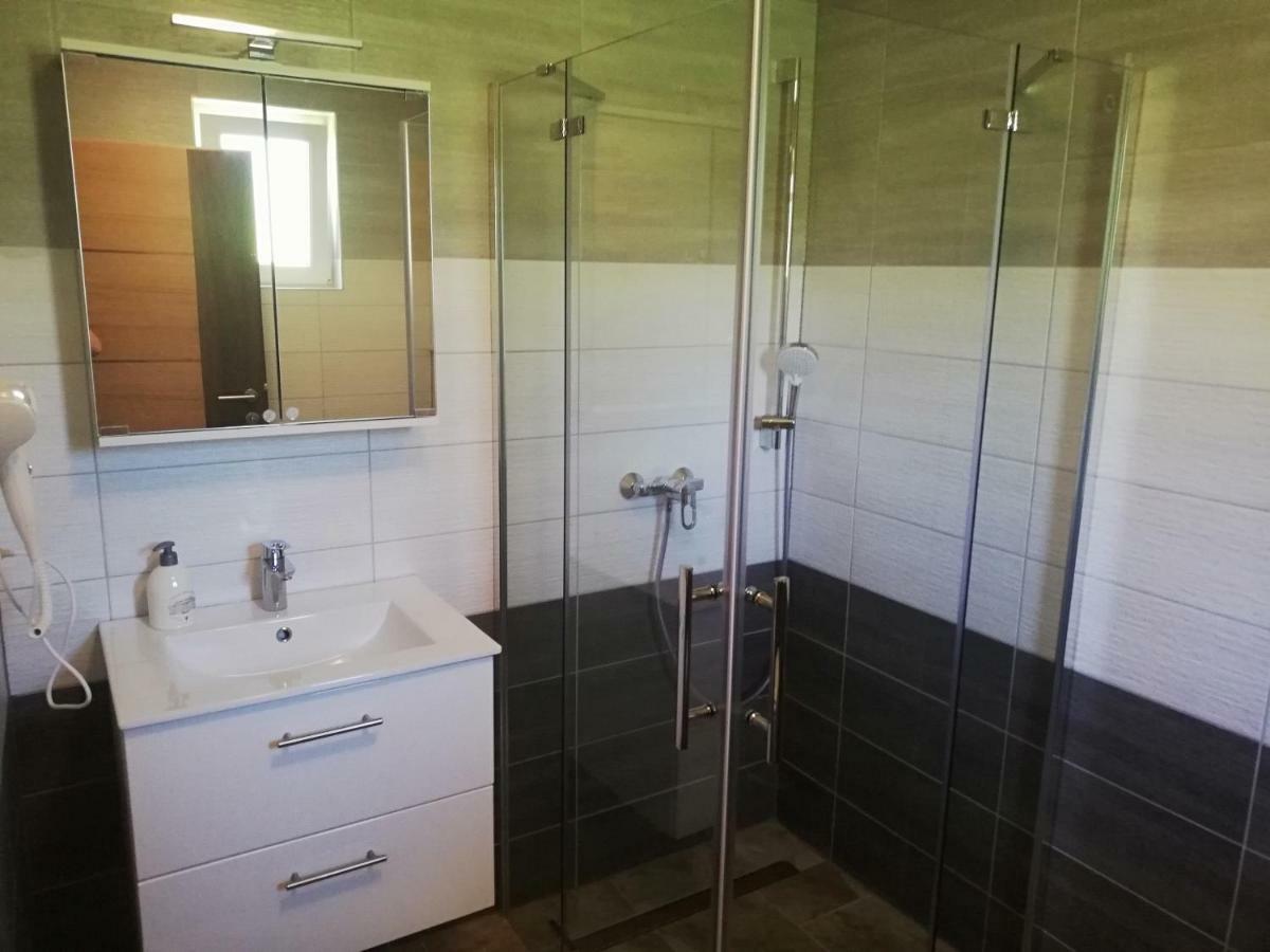 Haus Alexis Hotel Faak am See Bagian luar foto