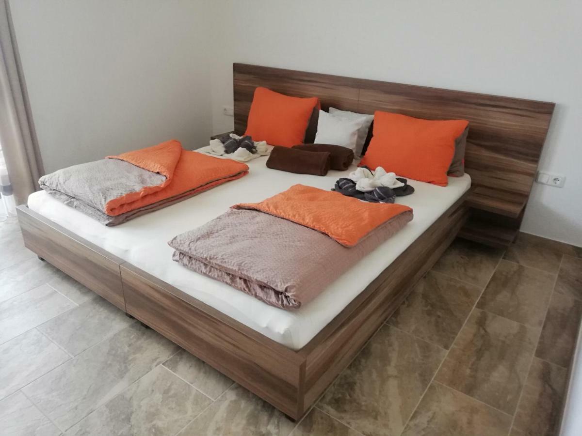 Haus Alexis Hotel Faak am See Bagian luar foto