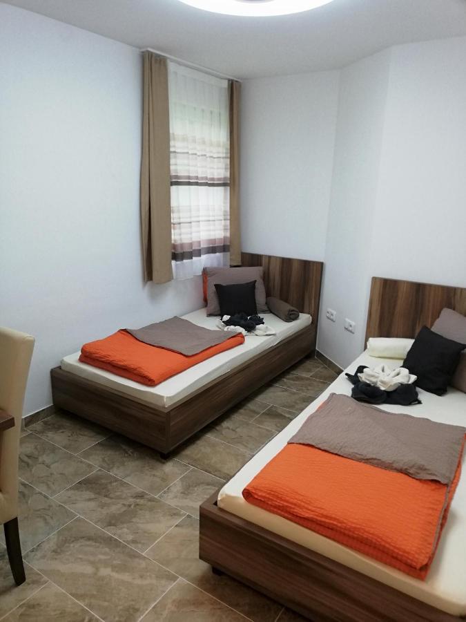 Haus Alexis Hotel Faak am See Bagian luar foto