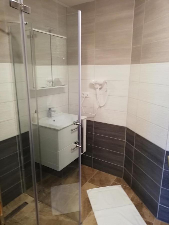 Haus Alexis Hotel Faak am See Bagian luar foto