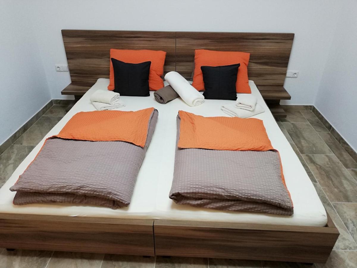 Haus Alexis Hotel Faak am See Bagian luar foto