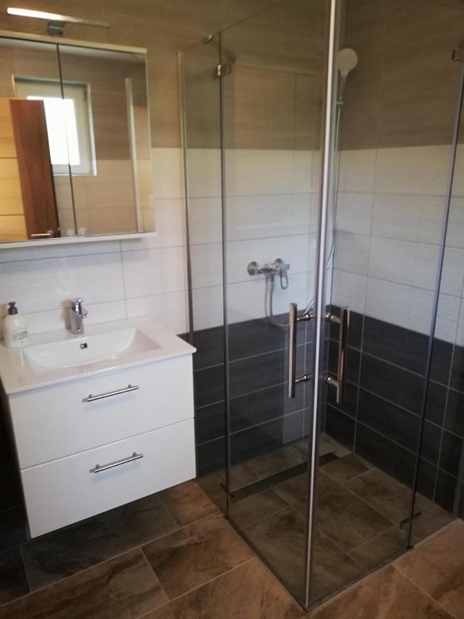 Haus Alexis Hotel Faak am See Bagian luar foto